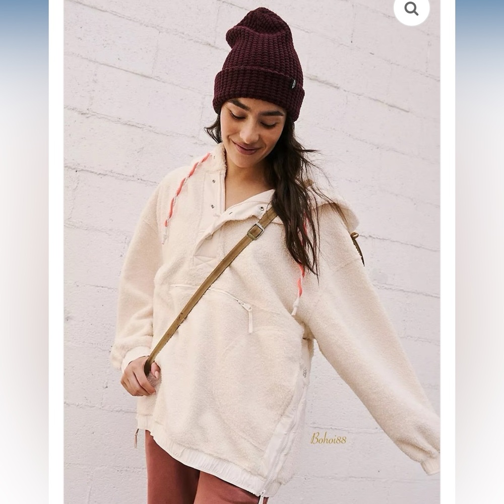 NWOT FREE PEOPLE FUZZY WAS SHE FLEECE PULLOVER